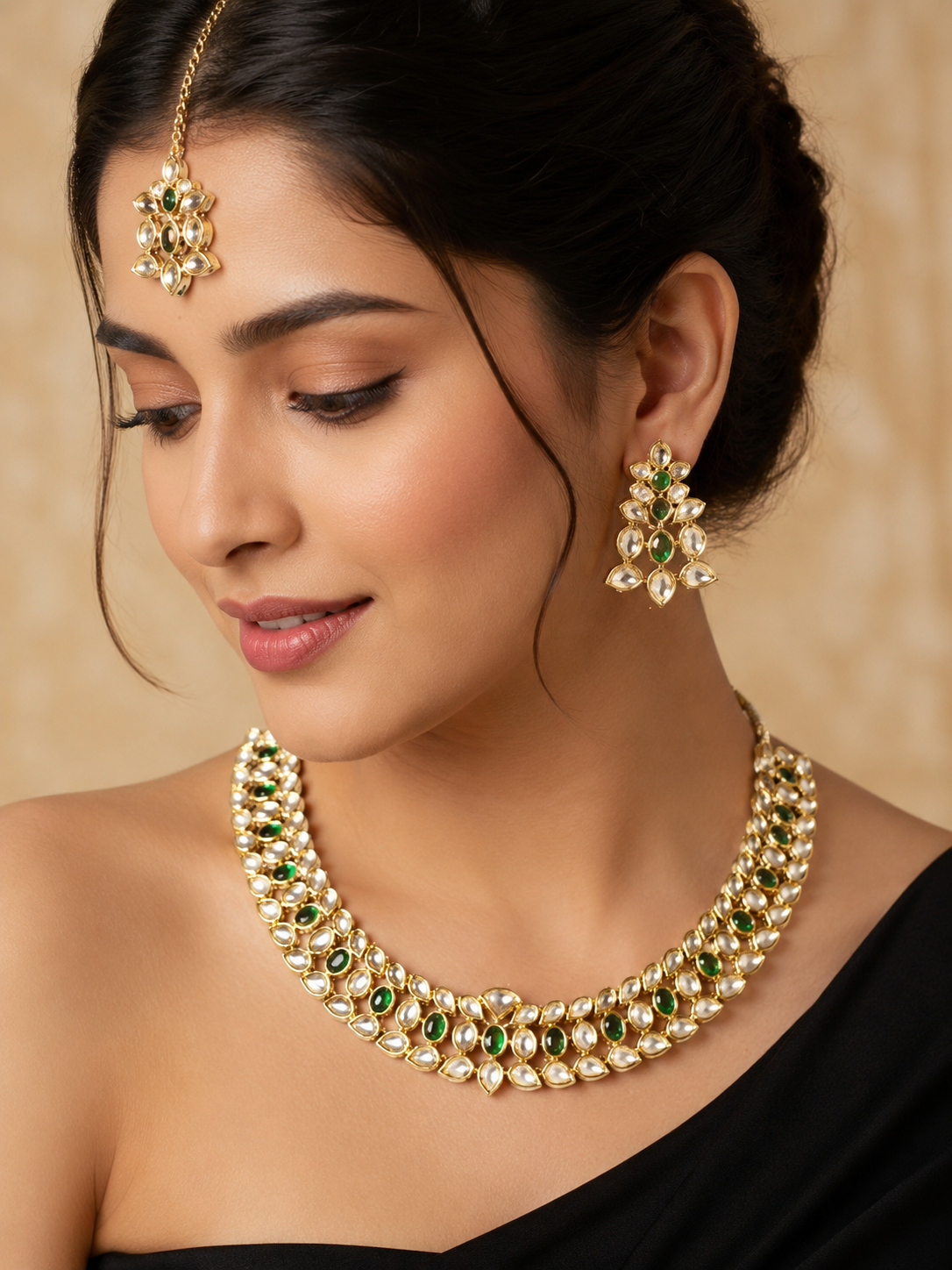 Kundan Necklace Set with Matching Earrings & Maang Tikka