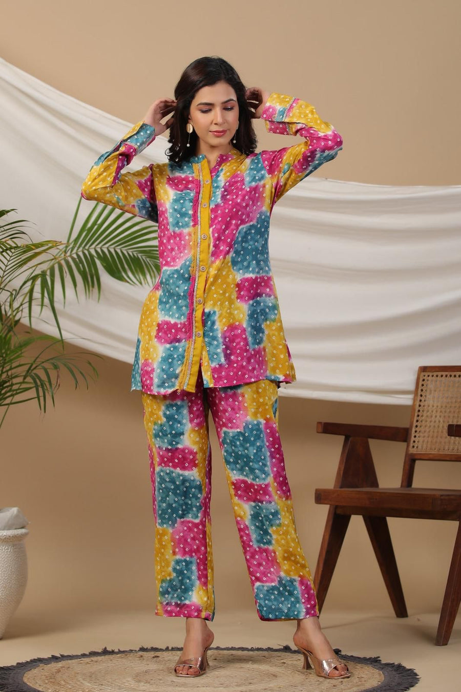 Elegant Muslin Silk Co-ord Set Featuring Traditional Bandhani Print
This lightweight, breathable ensemble blends comfort with timeless craftsmanship, showcasing intricate tie-dye patterns unique to the Bandhani tradition