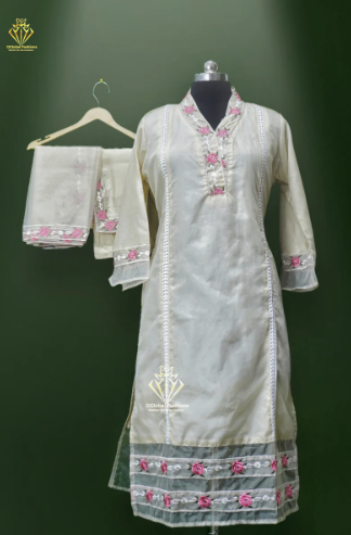 Cotton Silk Kurta pants & Dupatta set with resham embroidered organza patch and lace work