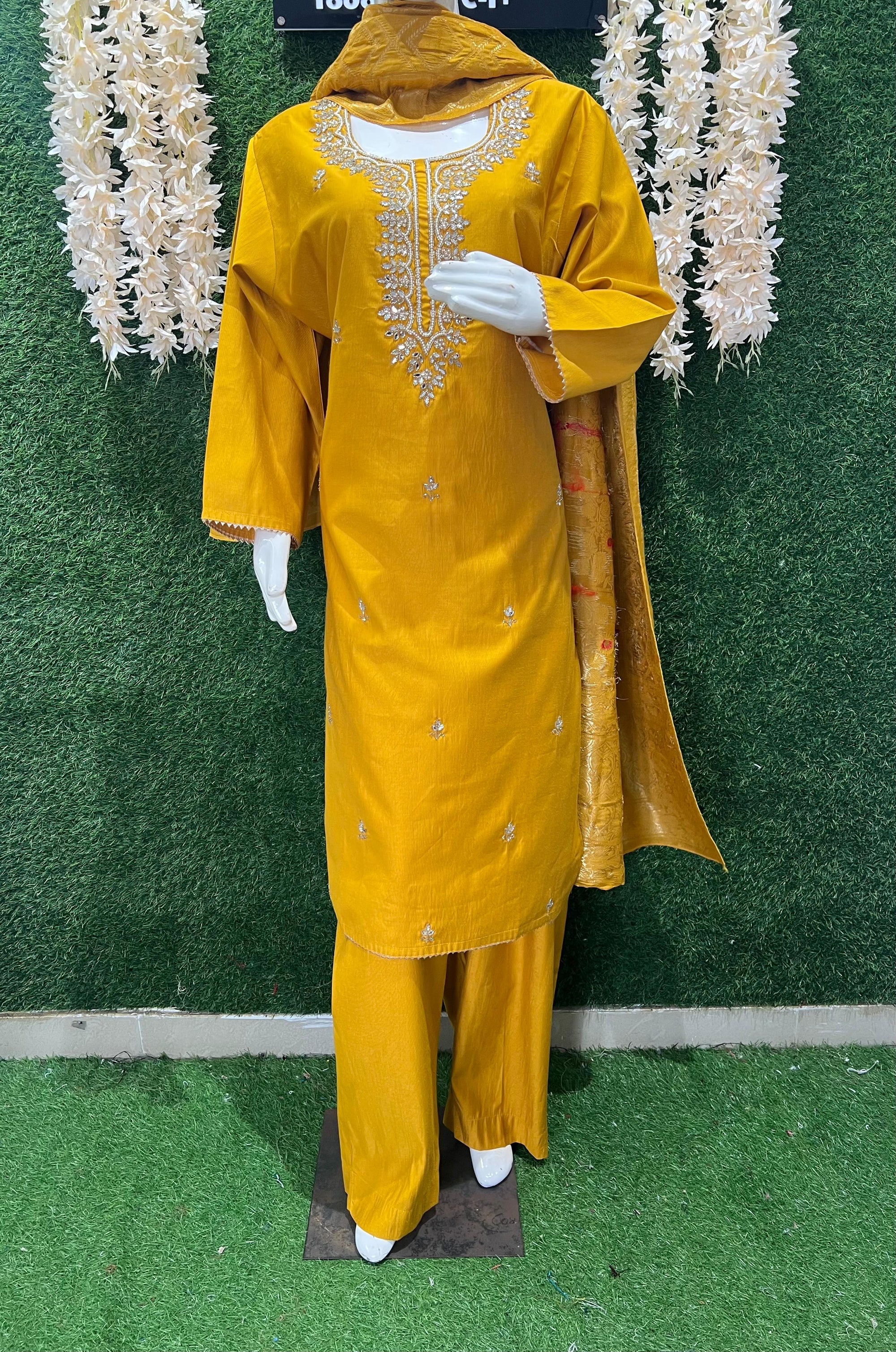 Elegant Embroidered Kurta with Pant & Dupatta Set – Festive & Casual Wear