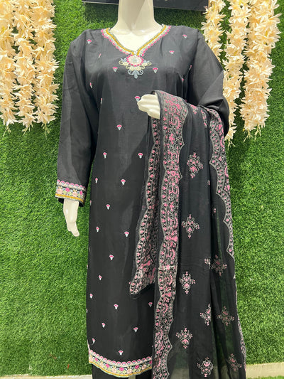 Black Embroidered Pant Suit with Dupatta – Elegant Festive & Party Wear
