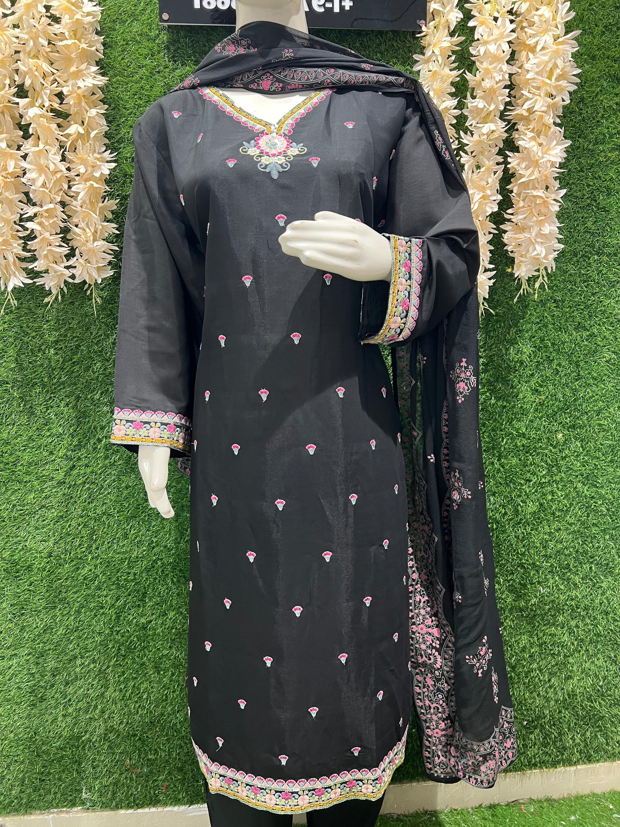 Black Embroidered Pant Suit with Dupatta – Elegant Festive & Party Wear