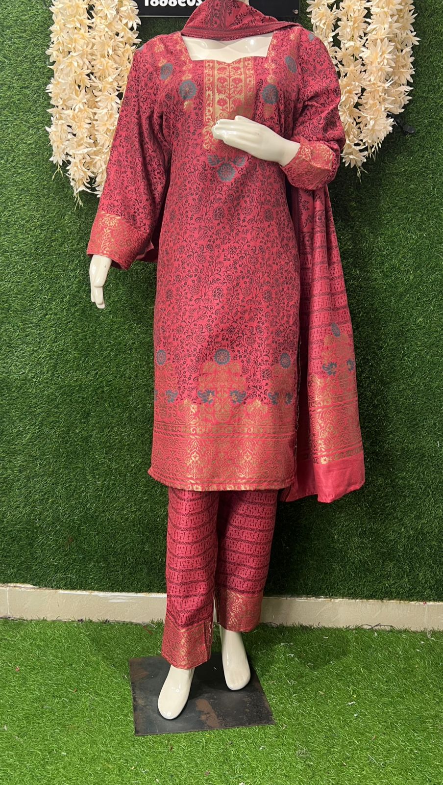 Pashmina Banarasi Weaving Suit Set