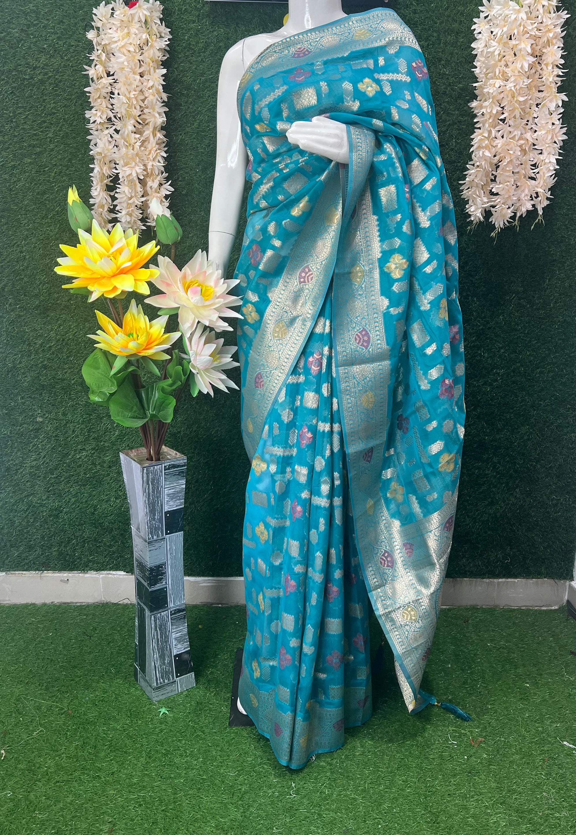 Banarasi Zari Woven Saree with Traditional Motifs