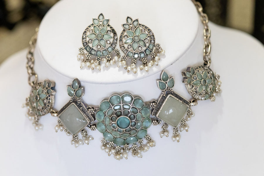 Harshima flower silver necklace with earrings set