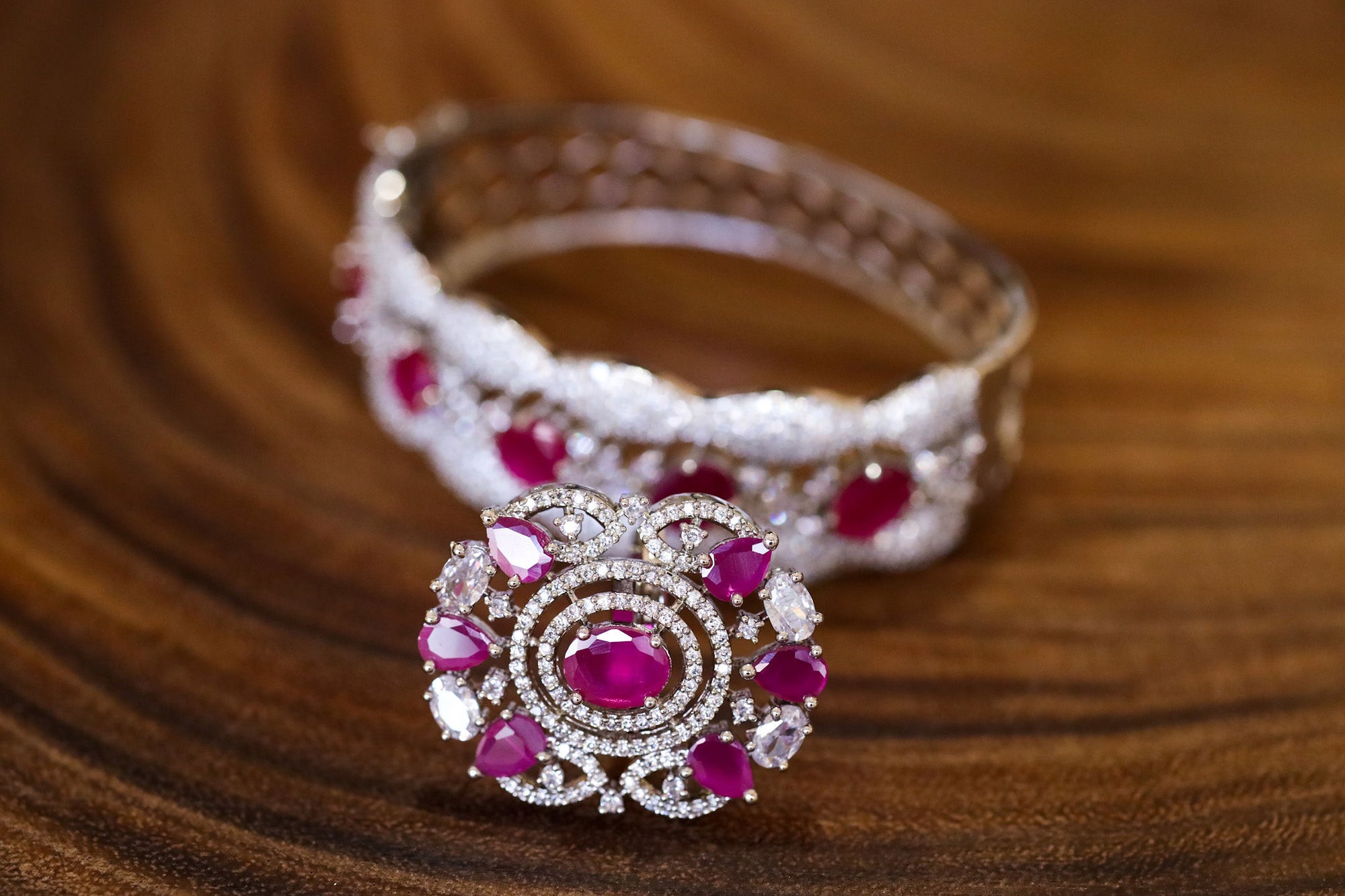 Victoria ad bracelet-ring combo
