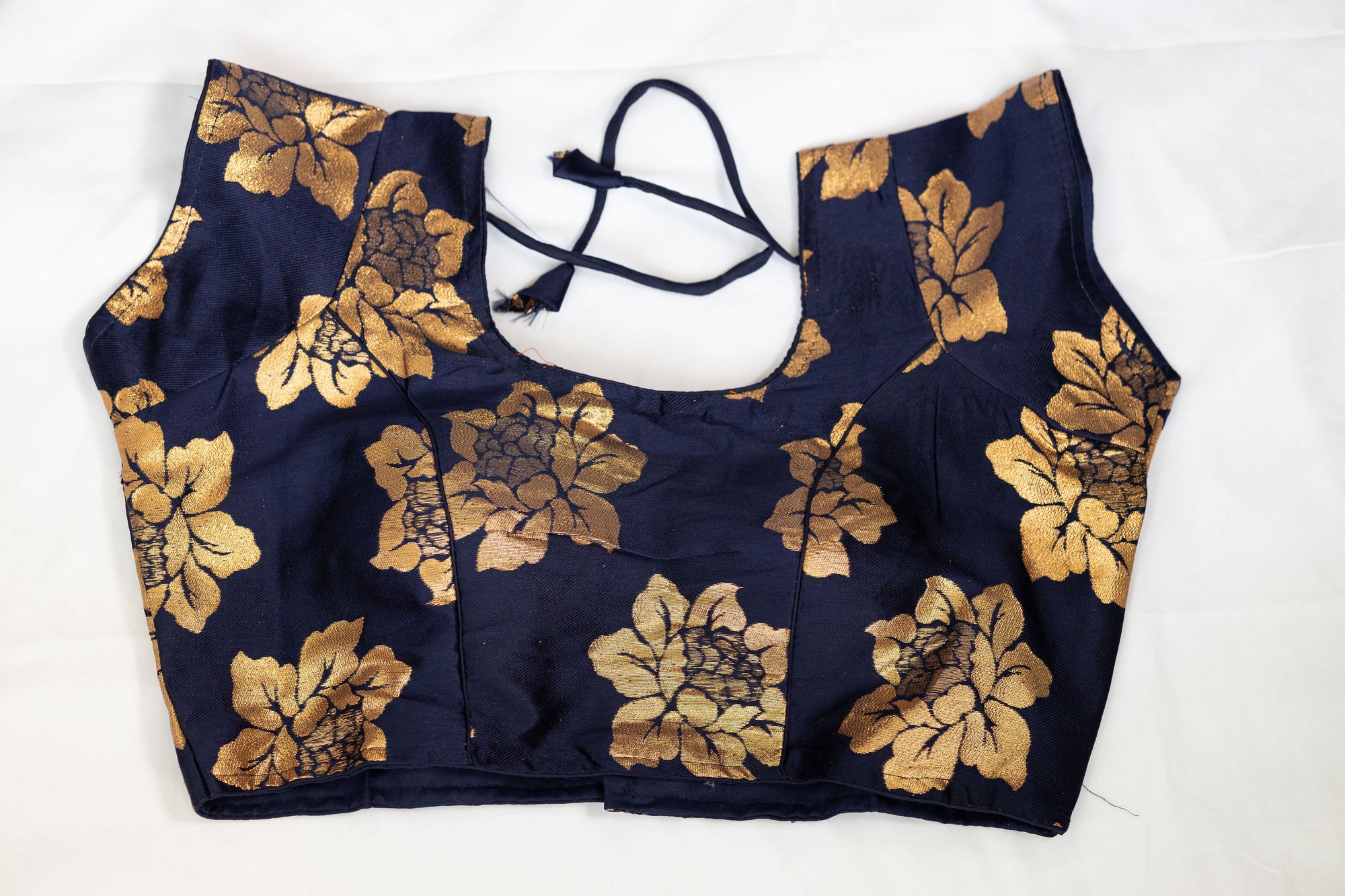 Naruna silk short-sleeved blouse