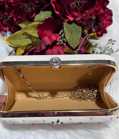 Pretty in pink floral jutti & clutch combo