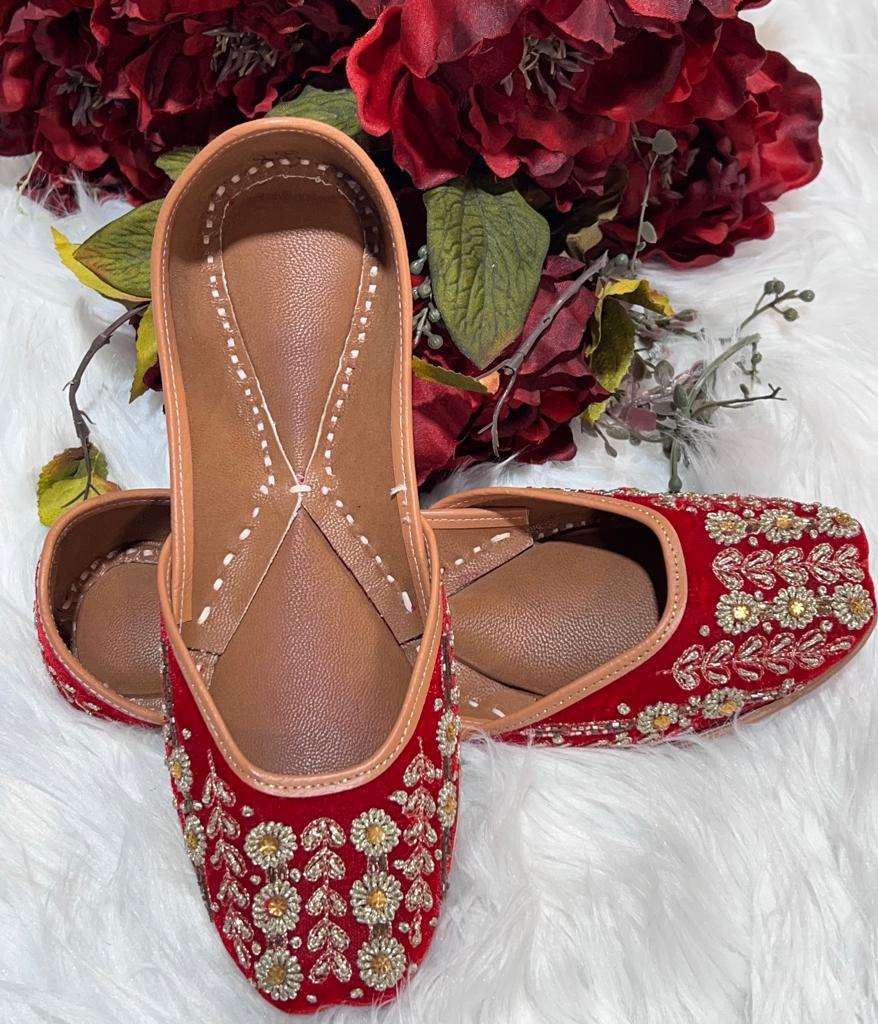 Cardinal red & golden jutti & clutch combo