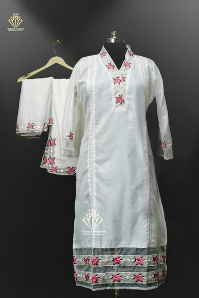 Cotton Silk Kurta pants & Dupatta set with resham embroidered organza patch and lace work