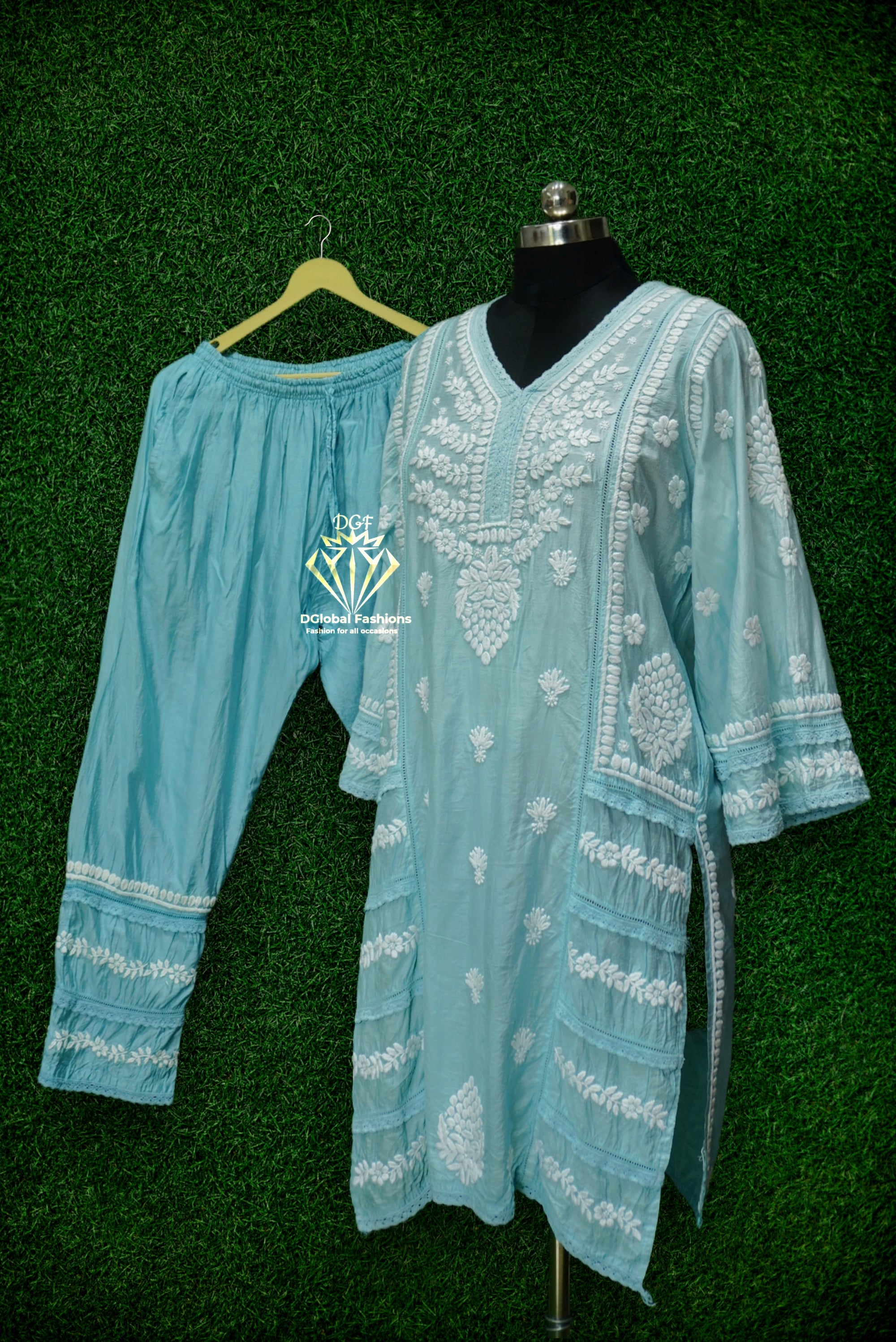 Designer Muslin Silk 3D Chikankari Embroidered Co-ord Set, a perfect blend of tradition and contemporary fashion. Crafted with precision, this ensemble is designed for those who appreciate intricate detailing and luxurious comfort.