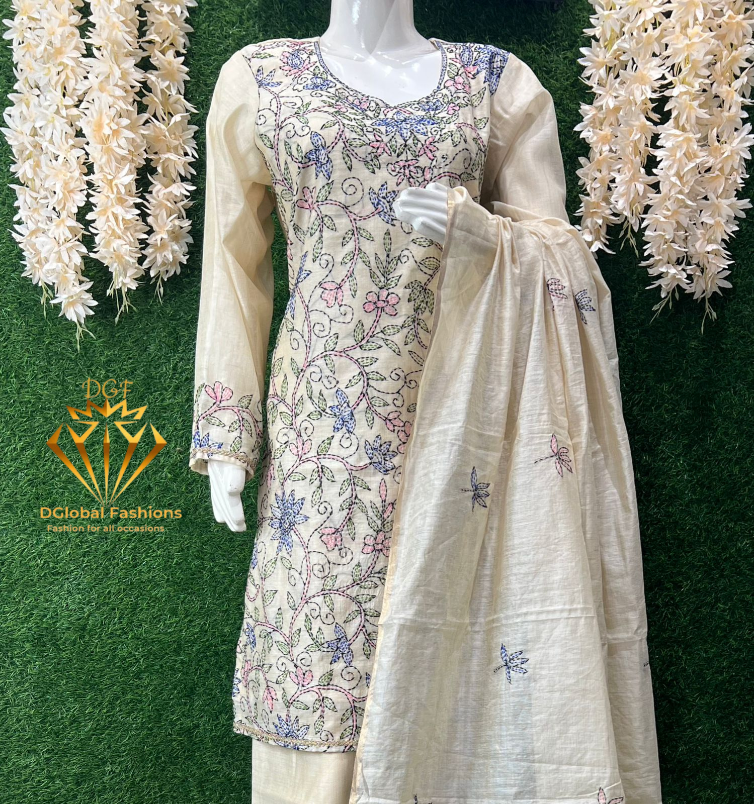 Elegant Kantha Embroidered Suit Set with Dupatta – Traditional Ethnic Wear