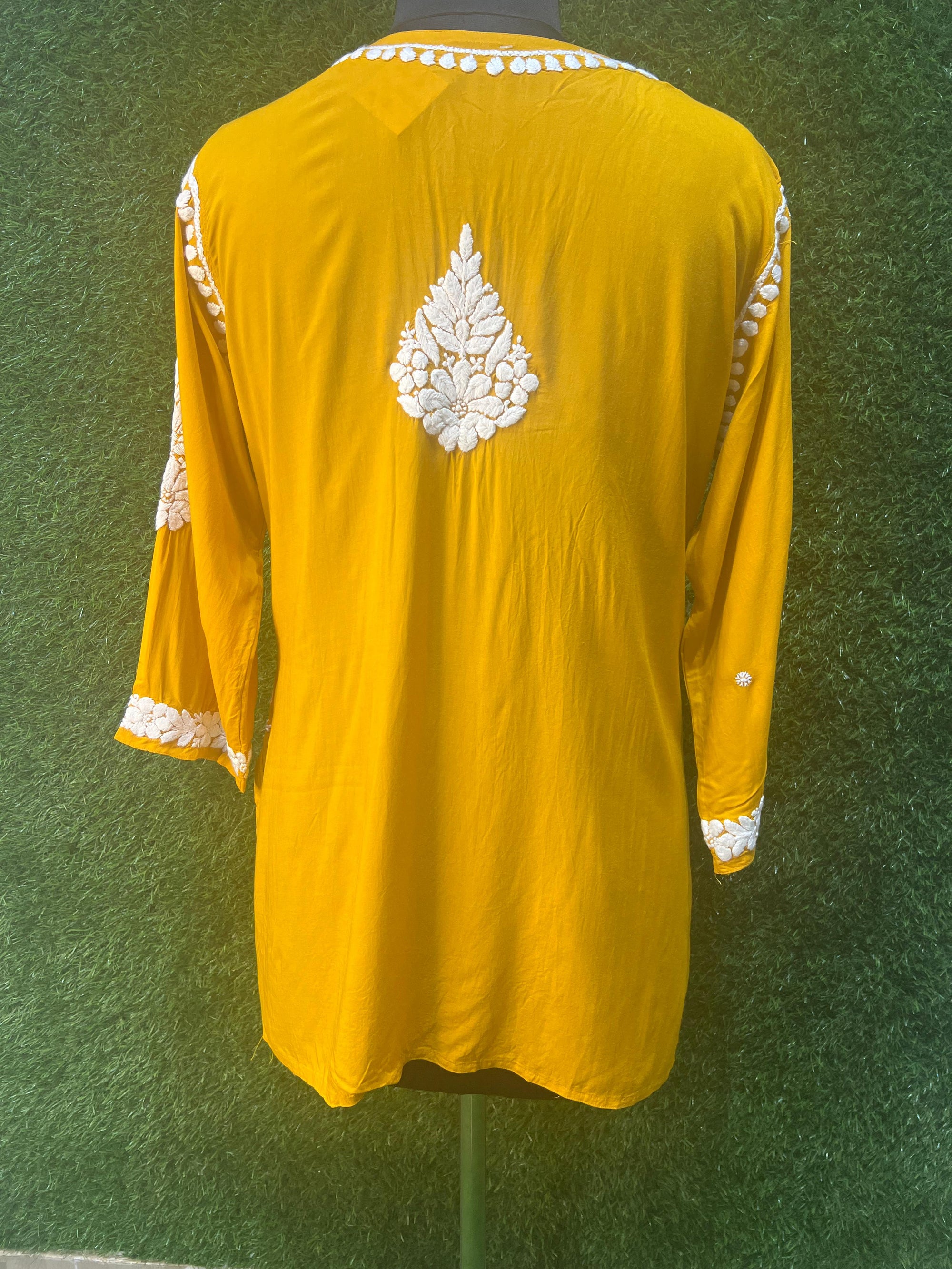 Chikankari modal short top