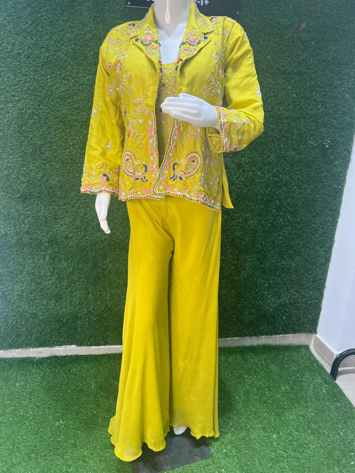 𝗜𝗻𝗱𝗼-𝗪𝗲𝘀𝘁𝗲𝗿𝗻