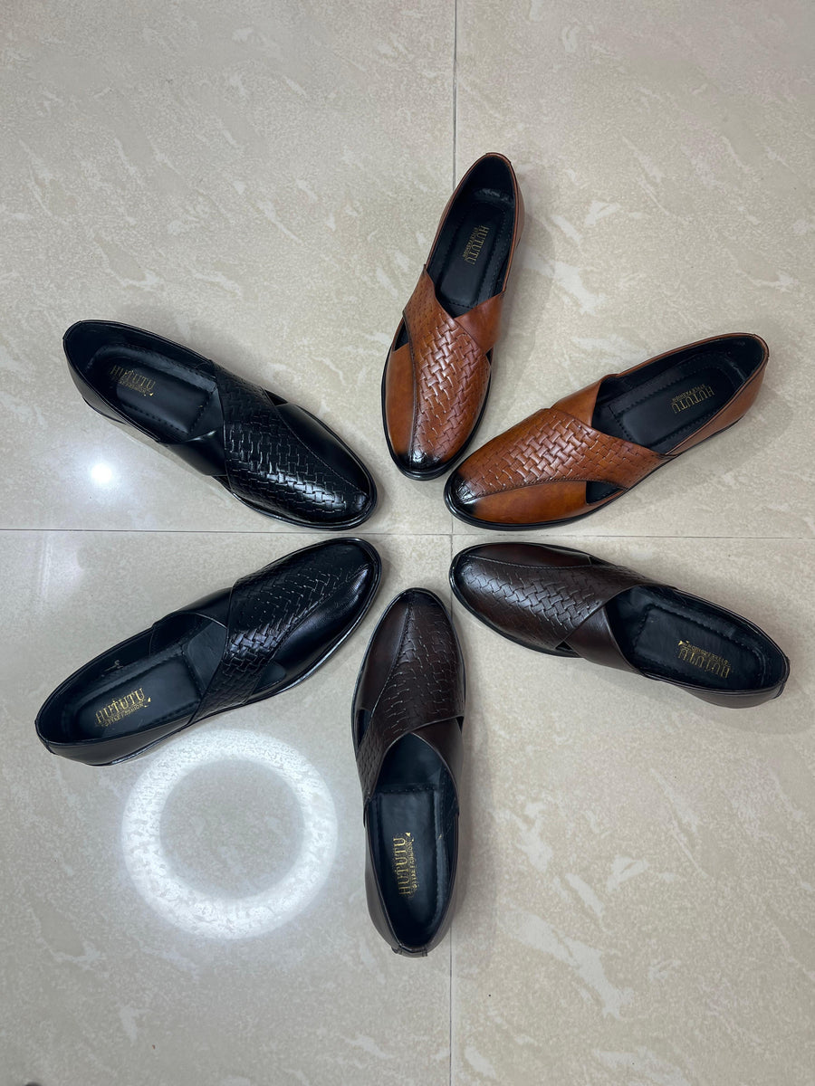 Strong sole, soft leather, pure craftsmanship — just how it’s meant to be. Ideal for jeans, kurta-pajama, or sherwani looks.

