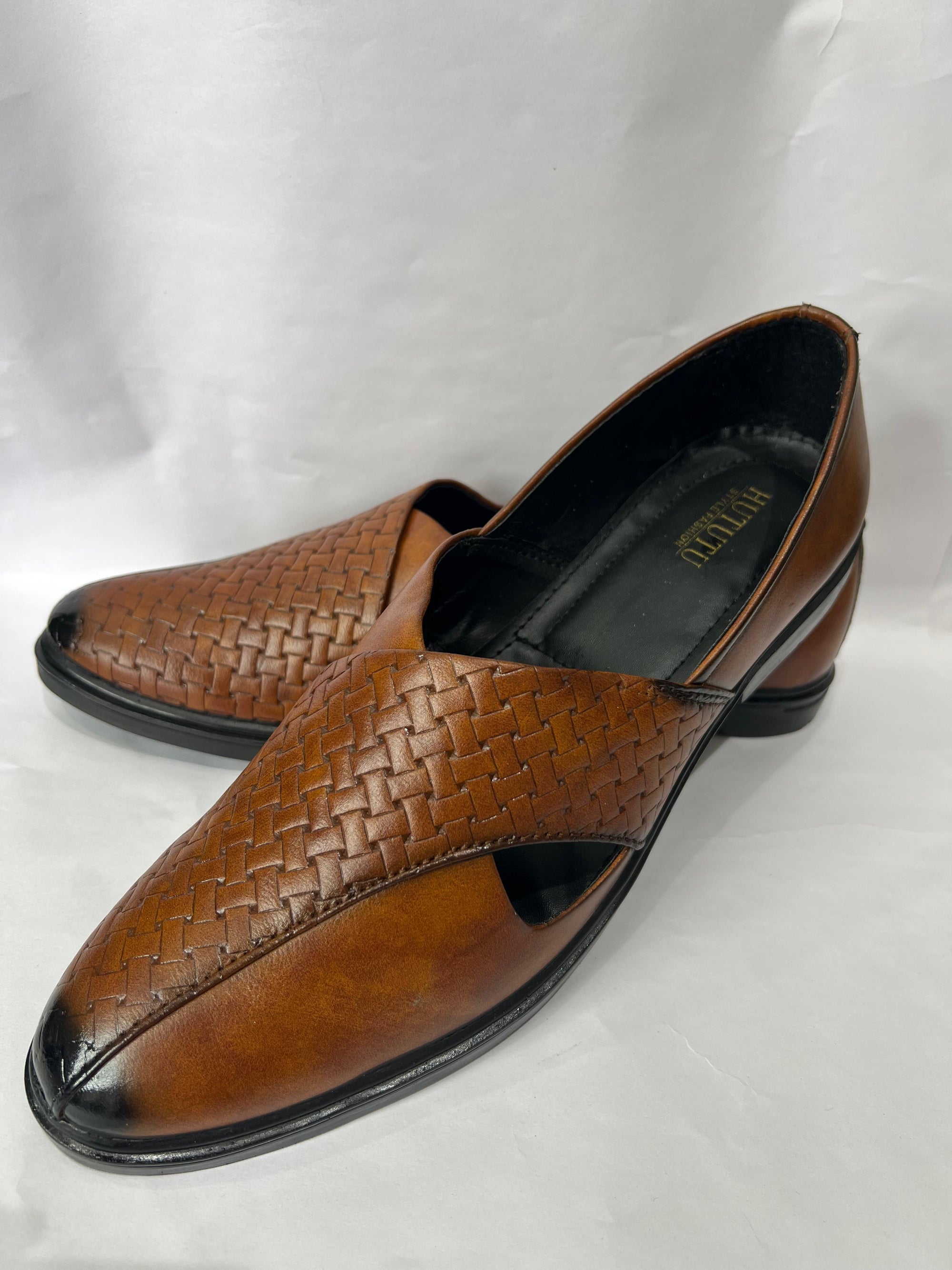 Rooted in Peshawar, designed for the modern man. Our Peshawari sandals are more than footwear — they’re a legacy, stitched in leather.