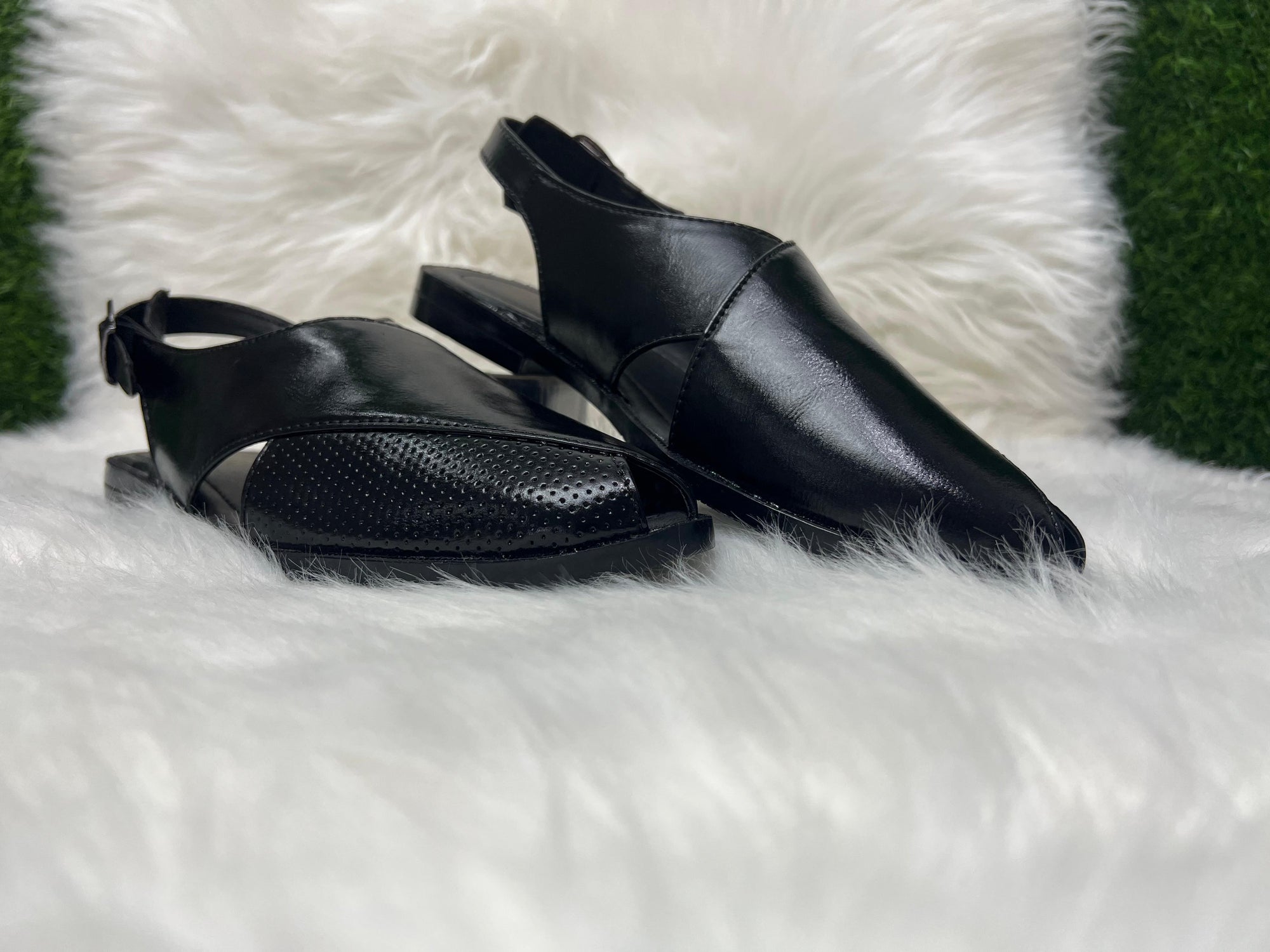 These versatile sandals go from cultural events to casual days. Pair them with your favorite kurta, jeans, or formal attire.