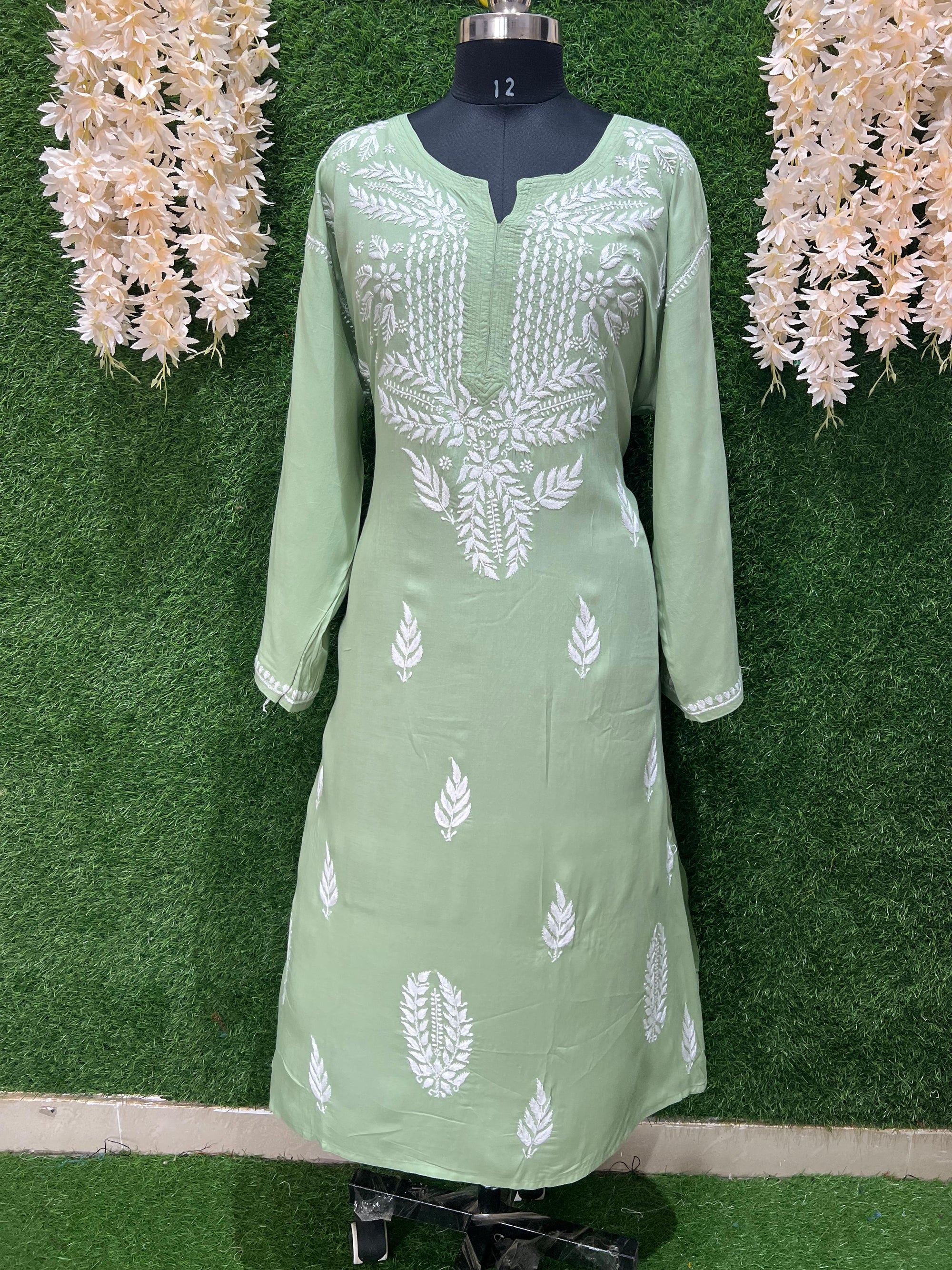 Lucknowi Chikankari Kurti – Hand Embroidered
