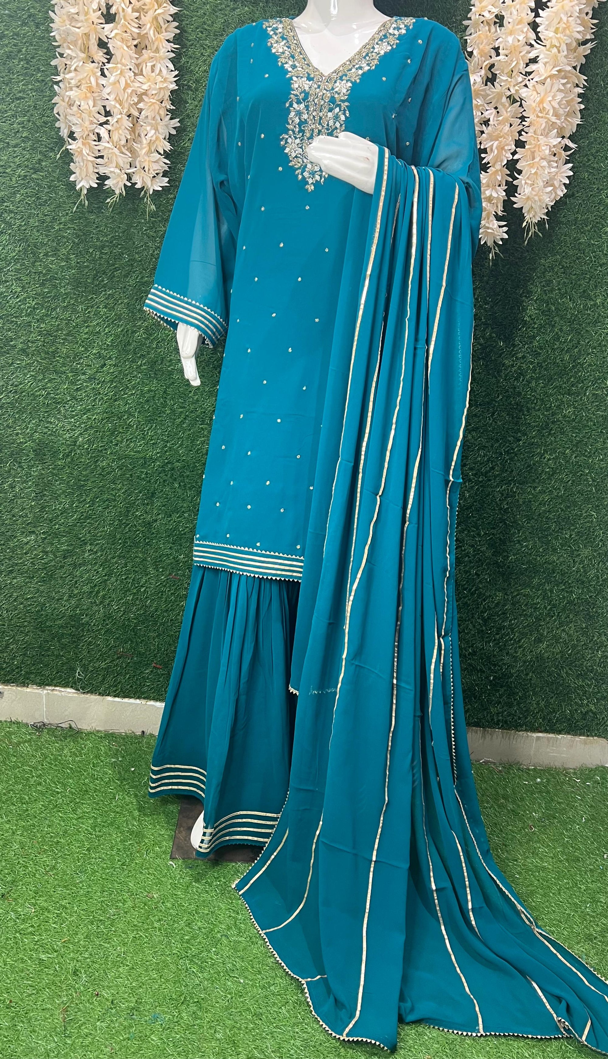 Exquisite Hand-Embroidered Gharara Ensemble with Dupatta – Festive & Occasion Wear