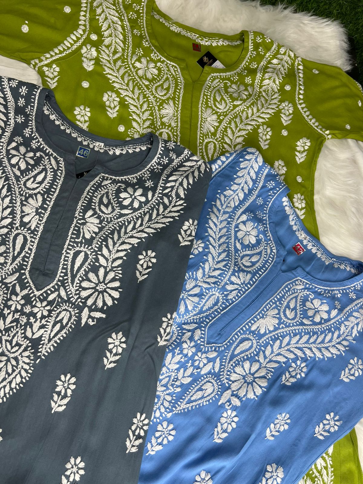 Lucknowi Chikankari Reyon Kurti