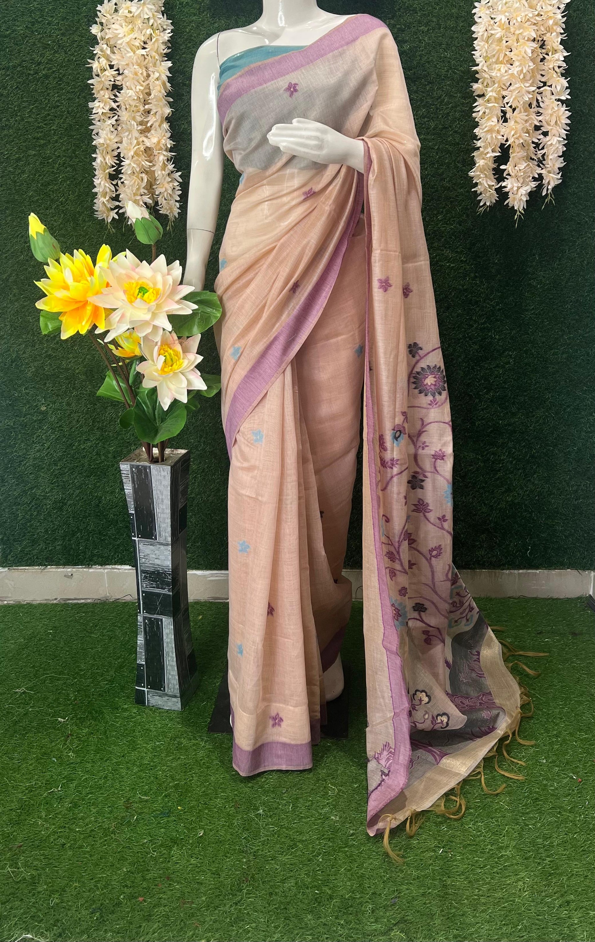 Meghnna Tussar Designer Saree with Floral Prints