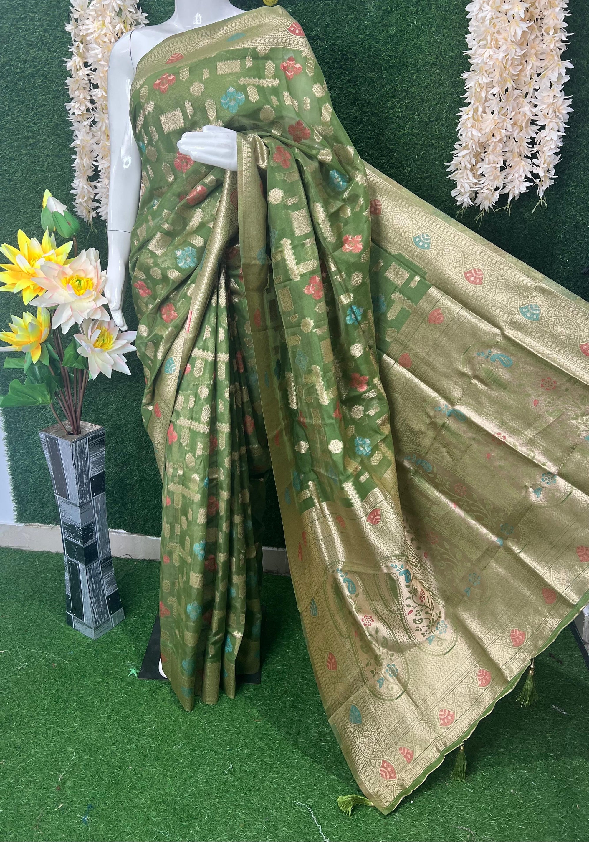 Banarasi Zari Woven Saree with Traditional Motifs