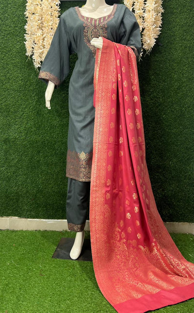 Pashmina Banarasi Weaving Suit Set with Fine Traditional Detailing