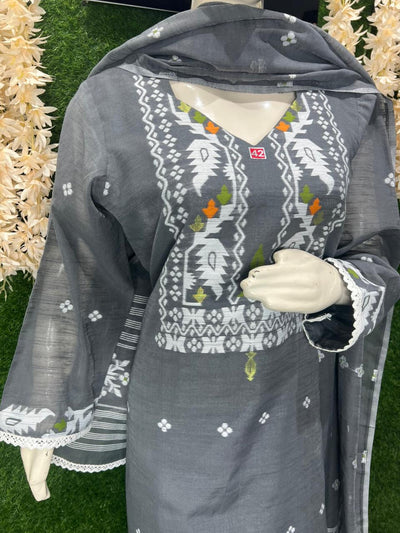 Handwoven Jamdani Kurta Set with Lace Detailing