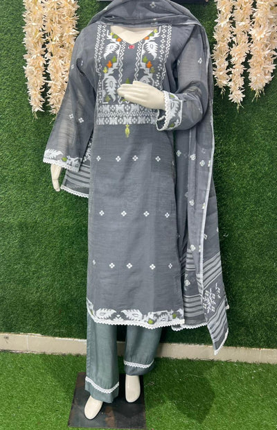 Handwoven Jamdani Kurta Set with Lace Detailing