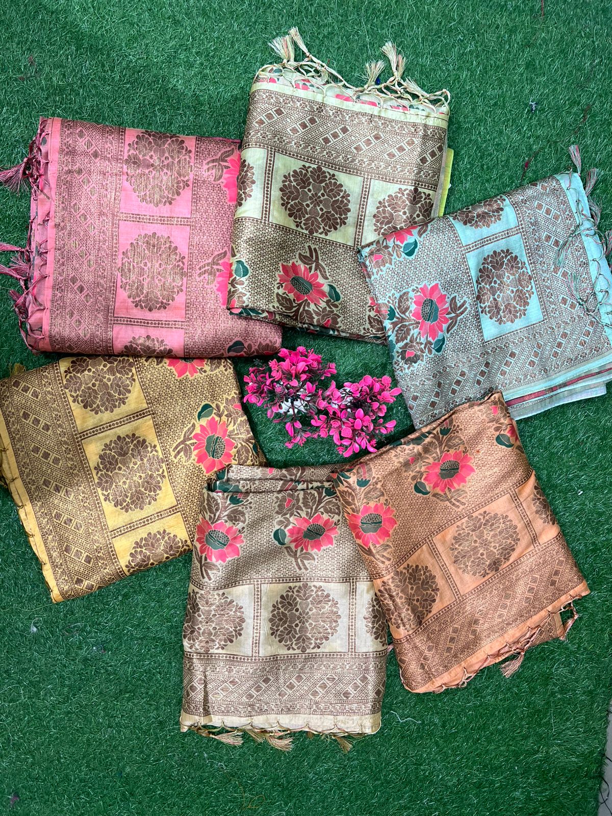 Banarasi Silk Floral Design Saree with Traditional Woven Motifs