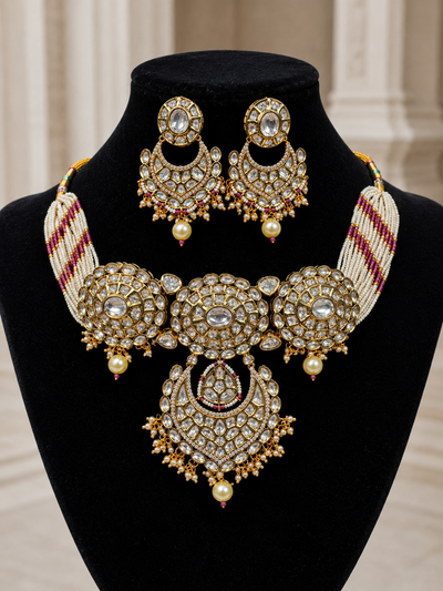 Monali Kundan Necklace Set