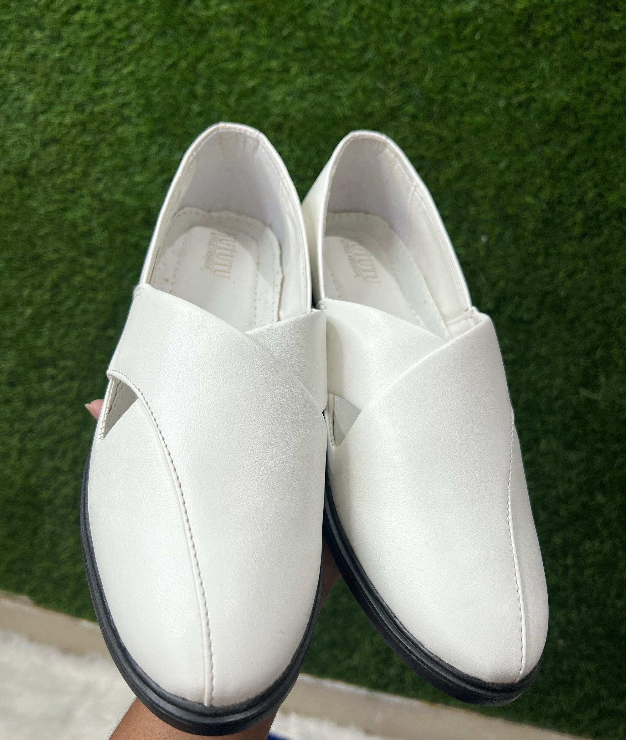 These Peshawari sandals are made for men who value both heritage and high-quality footwear. Designed for long wear, they offer breathability, strength, and timeless appeal.