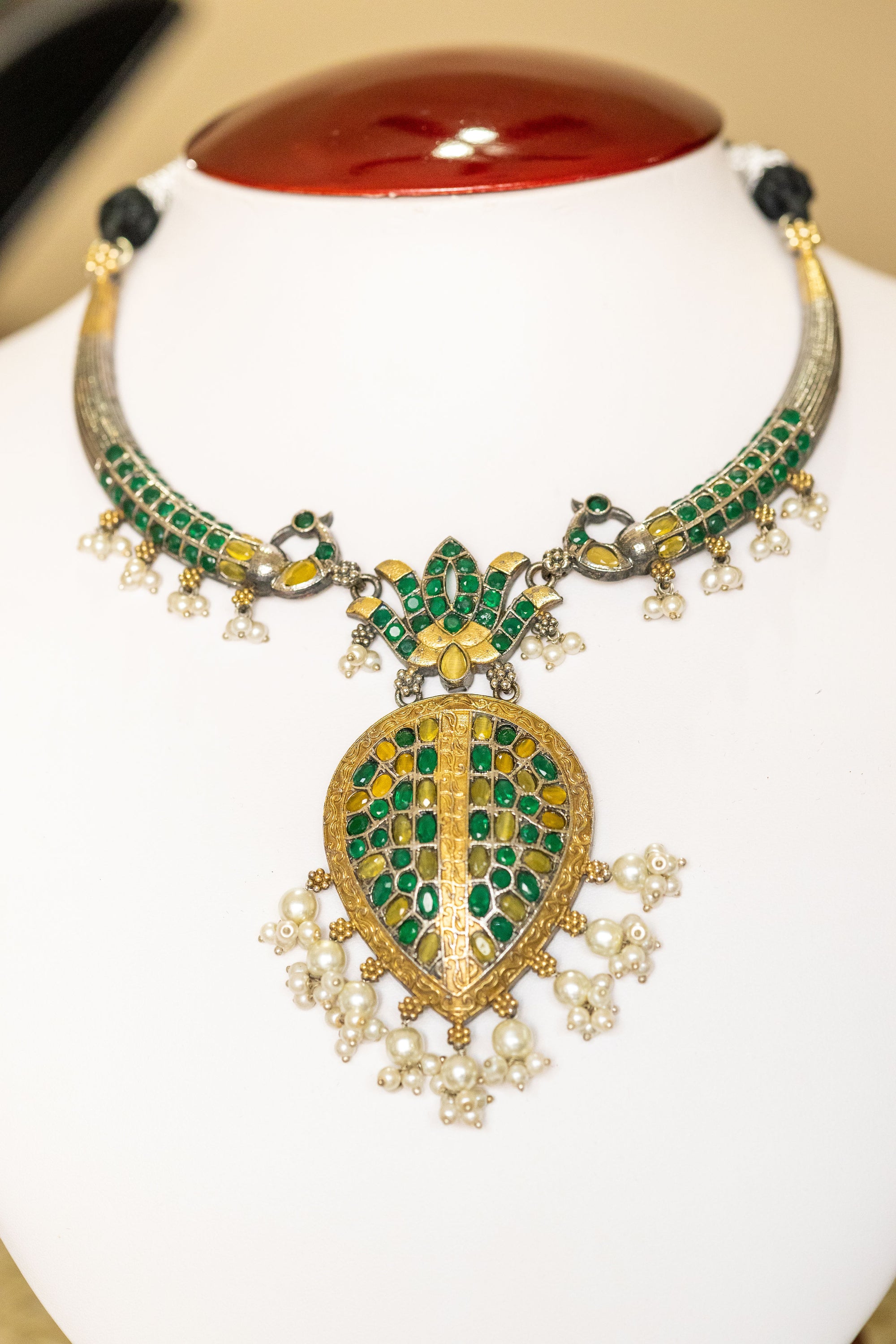 Kaylani green silver hasli necklace set