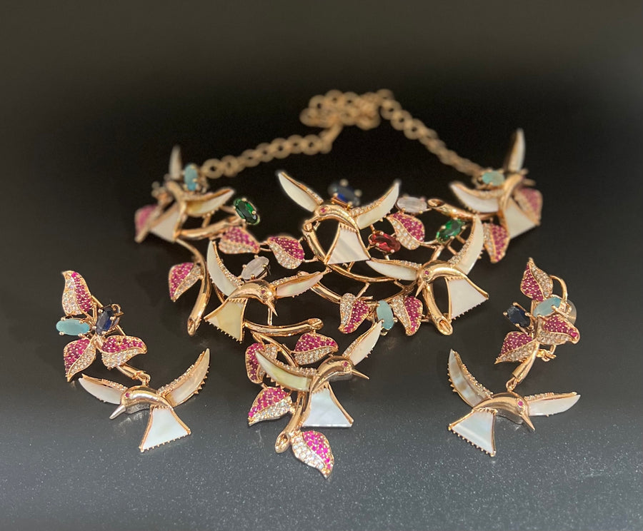 Tara multicolour stones with mother of pearls necklace